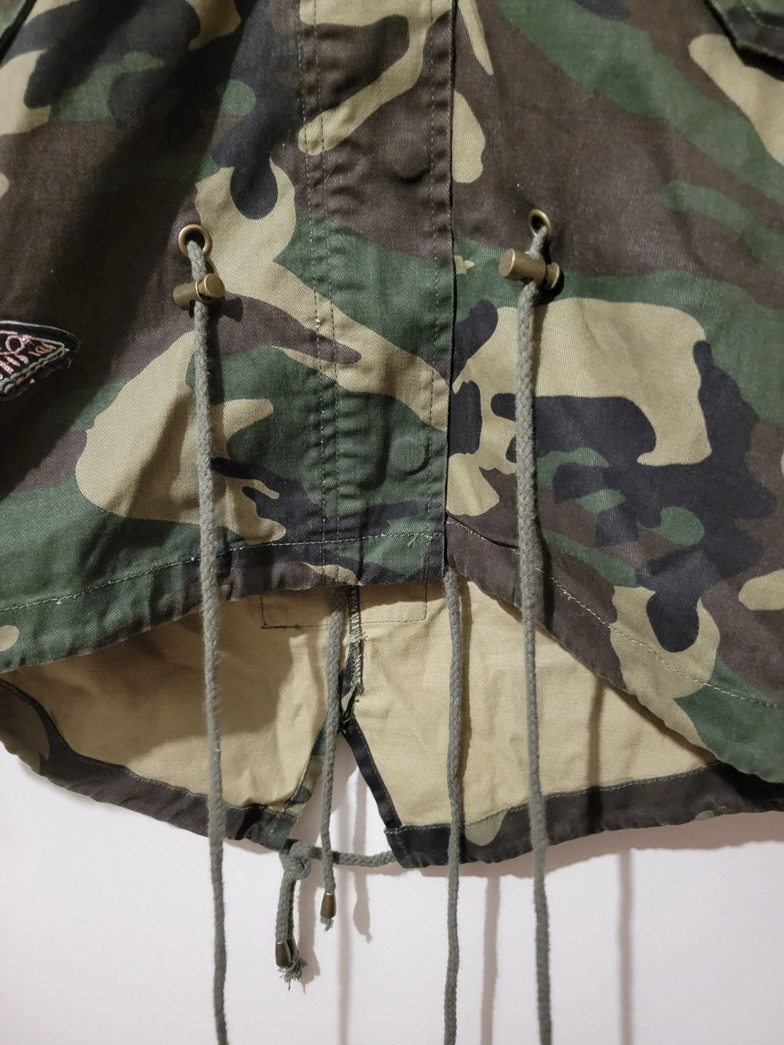 Casaco militar / parka camuflado com bordados (novo com etiqueta) t s-m – photo 6